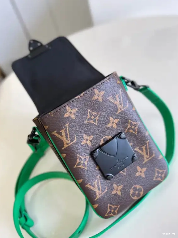 LOUIS S-LOCK WALLET VUITTON VERTICAL WEARABLE 0704
